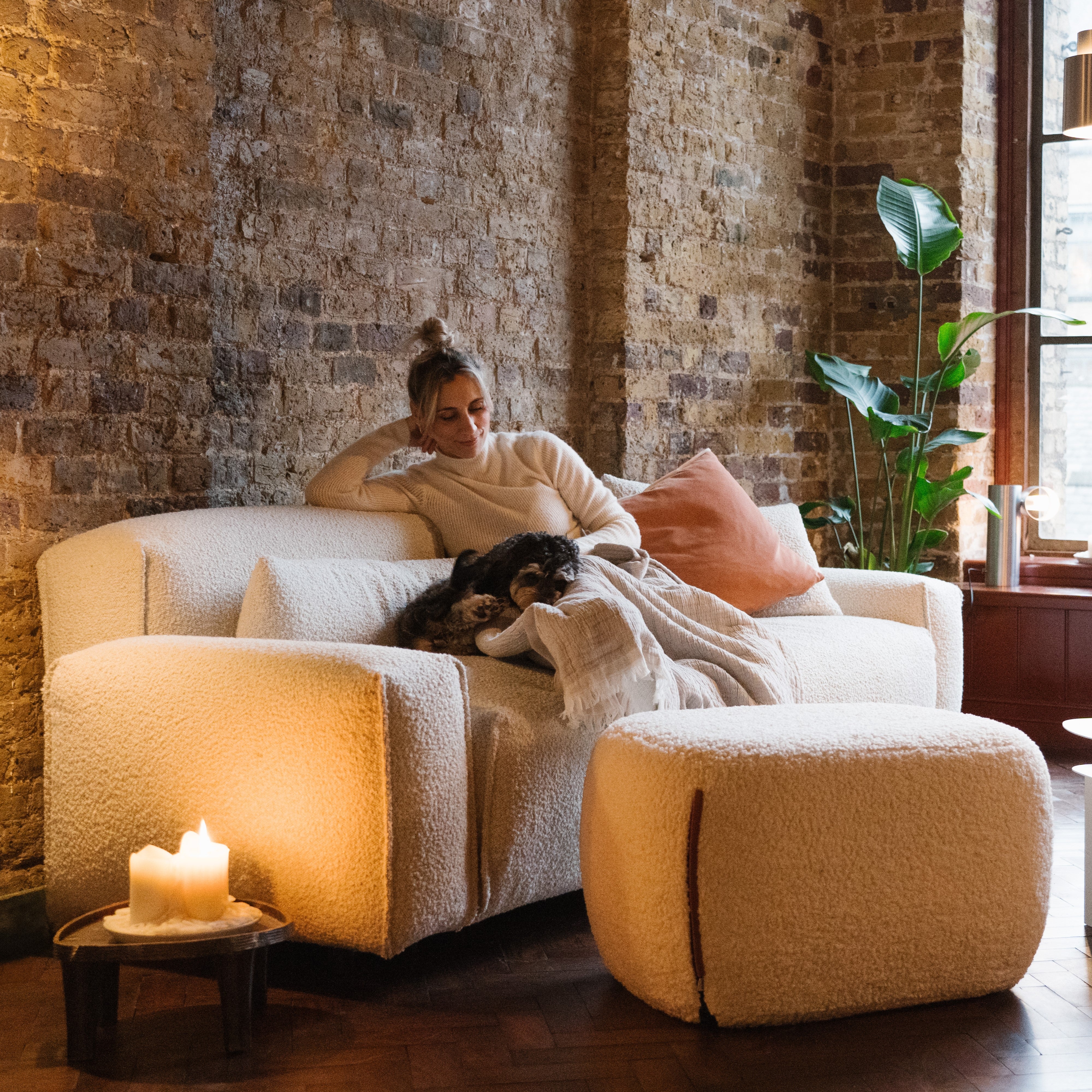 Cozmo Sofas - Float 3 Seater Sofa - Salt & Pepper Textured Weave - Black Legs - Lifestyle detail