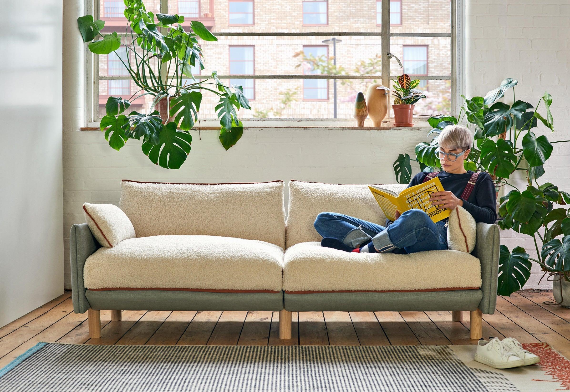 Cozmo Sofas - Cozy 1.5 Seater Chaise Sofa - Dark Green Velvet - Natural Legs