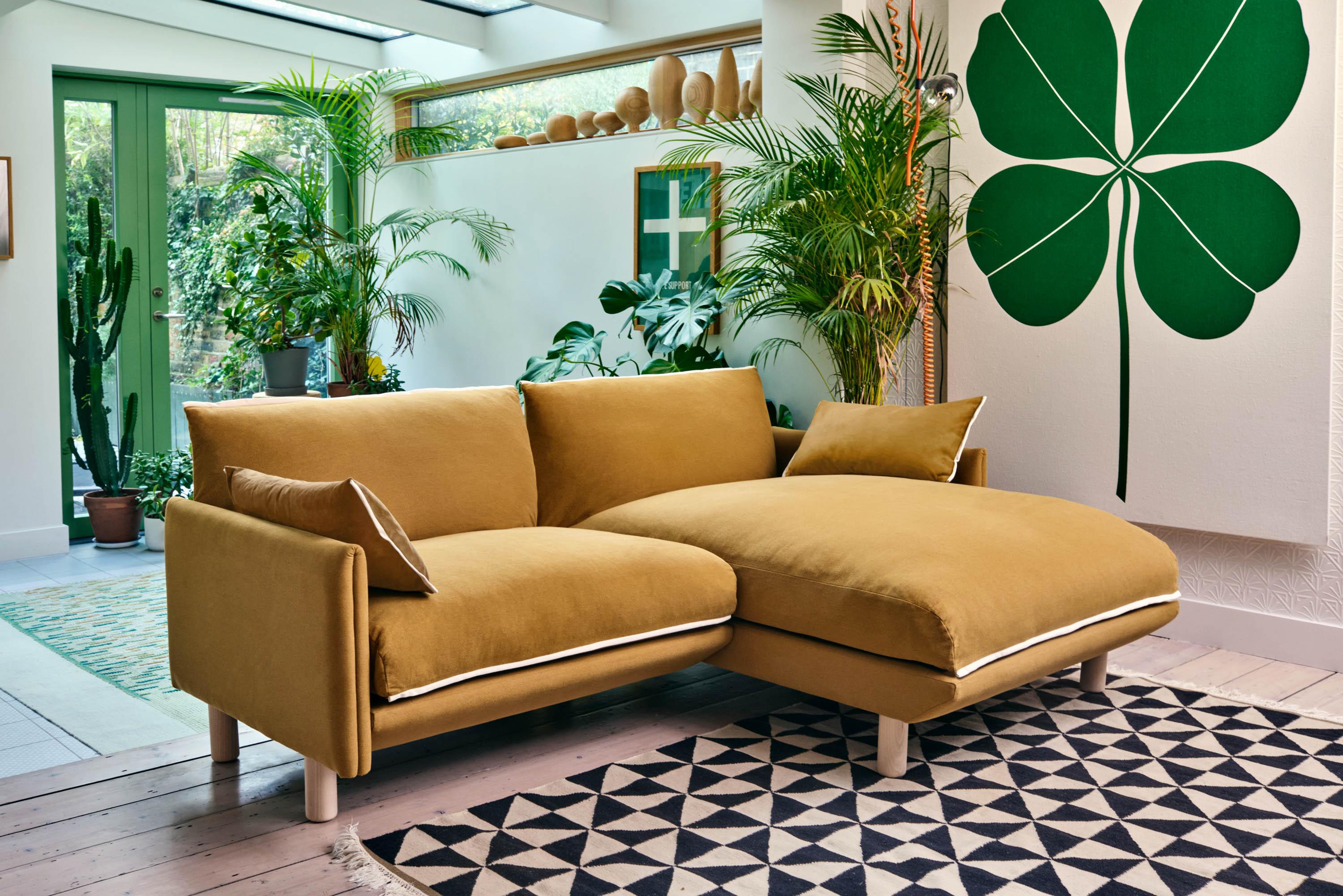 Cozmo Sofas - Cozy 5 Seater LH Chaise Sofa - Ecru Boucle - Natural Legs - Lifestyle detail